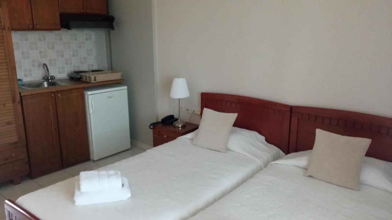 Hotel Pavlos - Studios Tolón Esterno foto